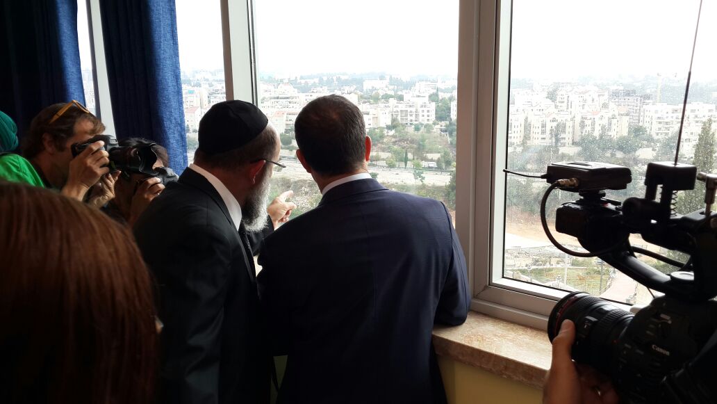 Kalman Samuels, Founder and Chairman of Shalva with Nir Barkat, mayor Jerusalem